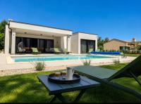 Villa Moena - Peaceful Istrian Escape with Heated Pool - B&B Labin