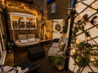 Tiny house in garden London - Bed and Breakfast Londen