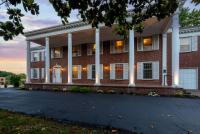 Historic Mansion-King Suite-The Blue Jay - B&B Fort Smith