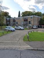 Modern 2-Bed Maisonette- Ideal for Gatwick Aiport - Chambres d'hôtes Crawley