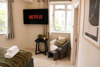 The Olive Suite - Central Portsmouth - Sleeps6 - Fast WiFi - Smart TV's - 2 Bathrooms - B&B Portsmouth