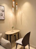 Private Luxurious & Cozy Studio by Aura Stays - B&B Ghaziabad