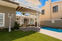 Surf n Sea Beachfront Holiday Home - Bed and Breakfast Jeffreys Bay