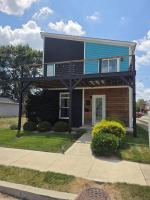 Downtown 3BR Jacuzzi Near Indy 500 with Free Parking - Bed and Breakfast Indianapolis