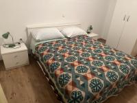 Spacious Apartment with Parking and Terrace - Ferienwohnung Babino Polje