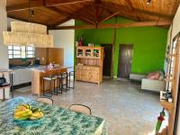 Casinha rústica com ar condicionado e cama box - B&B Delfinópolis
