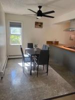 Bright Beautiful 2 Bedroom Suite - Bed and Breakfast Anchorage