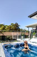 Summer and Winter by The Sea- Outdoor Spa and Firepit on Tallwood - B&B Mollymook