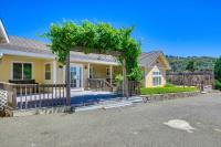 Napa Vineyard with Stunning Views By Allevo Homes - B&B Napa