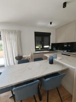 GT4 Apartment Azur - Chambres d'hôtes Privlaka