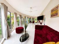 Apartamento de 4 dormitorios con vistas a la piscina