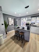 Elegant 2 bedroom house, FREE parking, close to EDINBURGH - Ferienwohnung Polmont