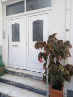 dans la cour-Στην Αυλη - Ferienwohnung Loutrá Aidhipsoú