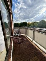 Modernes Studio mit Balkon, Smart-TV & Tiefgarage - B&B Mönchengladbach