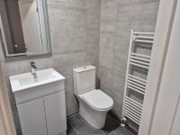 private room with shower room to your own 15 minutes to Durham centre - Ferienwohnung Bowburn