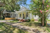 Downtown 3BR Cottage: 5m Walk Pets OK - B&B Mobile