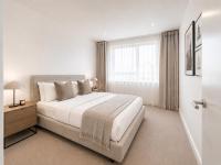 City Centre Designer Stay 2 Bed 2 Bath with Balcony - B&B London