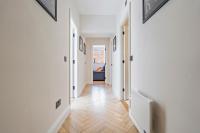 Modern 2-Bed Flat in Birmingham by MCPI Hosting, Ideal for Business & Tourists with Free Parking and WiFi - B&B Birmingham