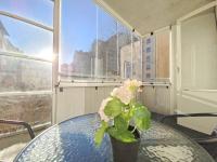 Modern One-Bedroom with glazed sun balcony, 350m metro - Bed and Breakfast Helsinki