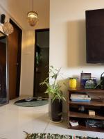 Bloom House -Boho 1BHK, Walk to EON,10 min Airport - B&B Pune