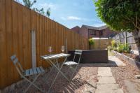 The Painted Terrace - Peaceful Home In Calow Near The Royal Hospital - Ferienwohnung Chesterfield