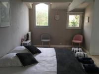 La Chaine Family Room with Shower
