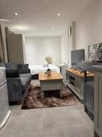 Guesthouse Sleeps 2 with Parking - B&B Bootle
