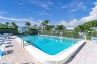 Private Beach Access wPool and Tennis! - B&B Holmes Beach