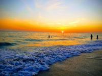 Beach Escape By Coastal Chic Vacations - Bed and Breakfast Holmes Beach