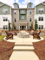 StarkVilla - The Perfect Location! - B&B Starkville