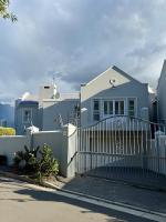 Perfectly Positioned Stylish Townhouse - Chambres d'hôtes Franschhoek