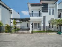 Villa Sore Teduh Luxury 3BR Near Ambarukmo Plaza and Coffee Shops - B&B Demangan