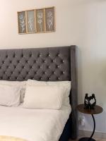 LUX UNIT-One BEDROOM APARTMENT With PS5 - B&B Johannesburgo