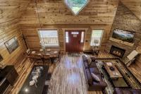 Cozy Log Cabin, hot tub, pool table, pool access - B&B Gatlinburg