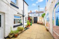 Characterful 5 Bedroom Coastal Home Sleeps 10 - Bed and Breakfast Saltburn-by-the-Sea