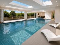 Luxury Ascot Indoor Heated Pool & Wellness Bubble Spa - Bed and Breakfast Ascot