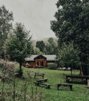 Lotna Pszczoła dom przy strumyku z balią pod gwiazdami - Bed and Breakfast Ropki