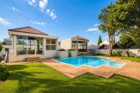 Luxury Sandown Sandton Suites with Balcony View - B&B Johannesburg