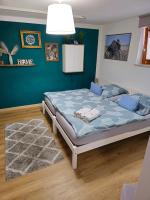 Ruhige, modern eingerichtete 2 Zimmer Wohnung im Untergeschoss eines Zweifamilienhauses - B&B Hildrizhausen