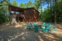 Creekside Luxury Retreat-Serene Views & Family Fun - Bed and Breakfast Broken Bow