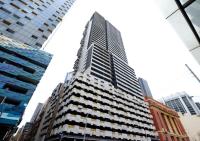 Cozy CBD Apartment with Outdoor Balcony Setup, Gym, Pool, Sauna & Dining Room - Ferienwohnung Melbourne