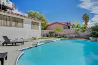 New Poolside Paradise in Vegas with BBQ and Games - B&B Las Vegas