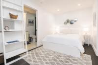 Renovated Studio, steps to MGH, Suffolk, Sleeps 4 - B&B Boston