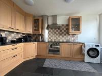 2BR Modern Family Flat with Balcony and Free Parking - Bed and Breakfast Reykjavik