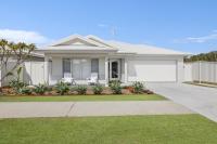 Main Beach House - Coastal Family Holiday Home - Bed and Breakfast South West Rocks