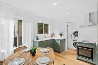 Palm-Feel Townhouse in the Heart of Burleigh - B&B Gold Coast