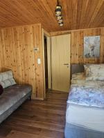 Kleine charmante Wohnung zum wohlfühlen in Jeizinen oberhalb von Gampel - Chambres d'hôtes Gampel
