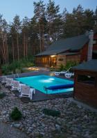 Domek całoroczny SÓWKA na Kaszubach z banią i sauną na wyłączność, wspólny basen i bilard z domkiem Jeleniówka - Ostrowite Leśna Dolina - B&B Sulęczyno