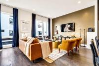 NEW Nash Eras - 15 Beds - Hot Tub on Rooftop Deck - Bed and Breakfast Nashville