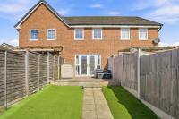 Stunning 2BR House with Garden Near Alton Towers - B&B Stoke-on-Trent